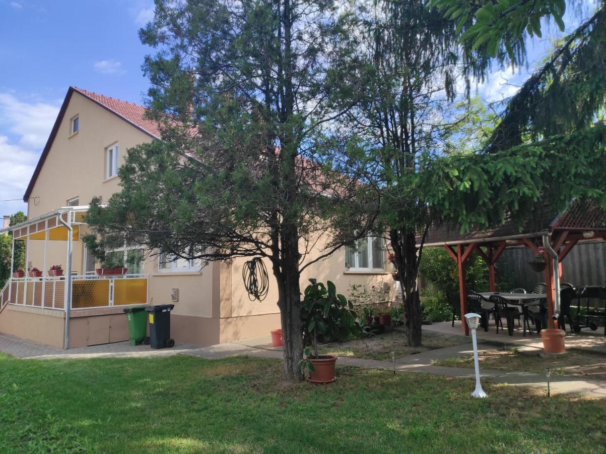 Kovacs Vendeghaz Appartement Hajdúszoboszló Buitenkant foto
